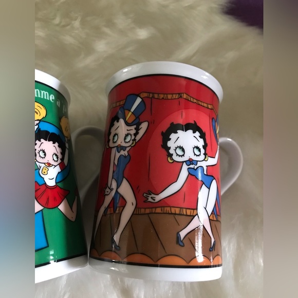 Betty Boop Mint
Fine Porcelain Collection mugs by The Danbury Mint - Picture 10 of 12